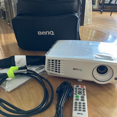 Benq projector used lightly - benq, used,